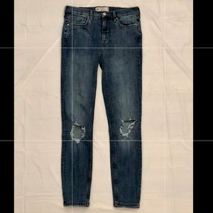 NWOT FREE PEOPLE DISTRESSED JEANS SIZE 28 skinny